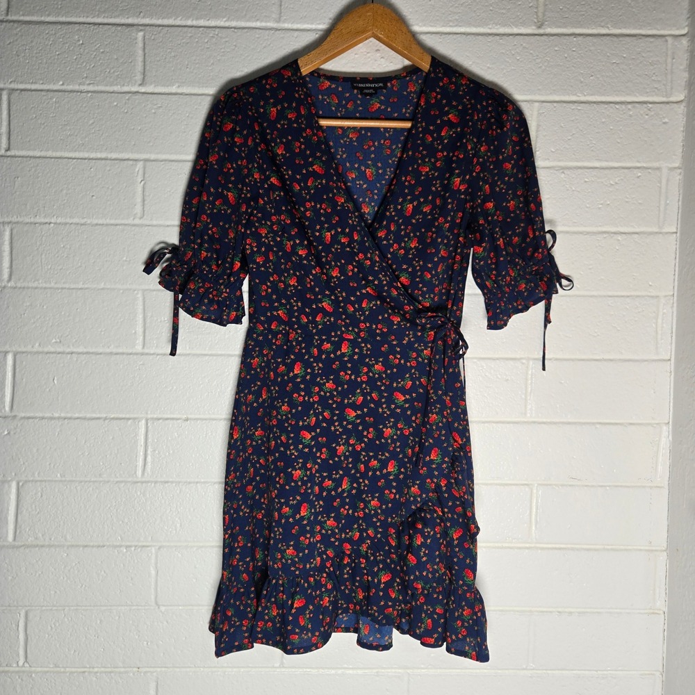 Wednesday's Girl Floral Wrap Dress Large Navy Blue Ruffle Mini‎ Summer Boho Twee
